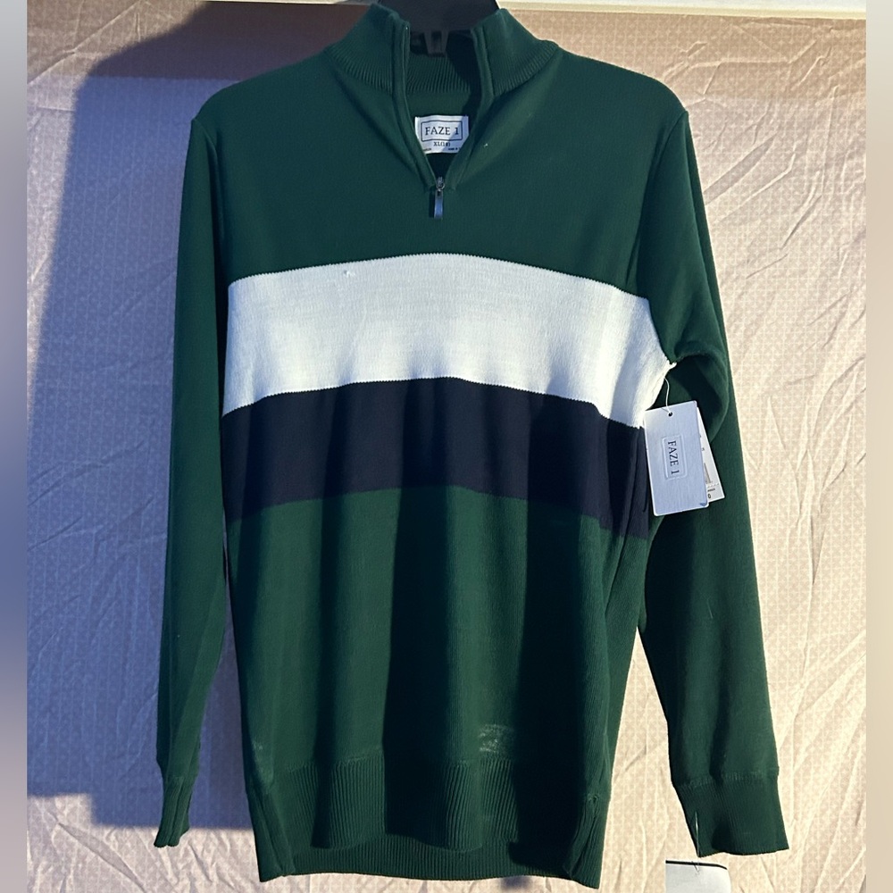 Green and White Sweater - Picture 2 of 5